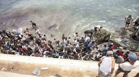 المغرب.. إيقاف 111 مهاجرا عقب محاولة عبور جماعي نح...