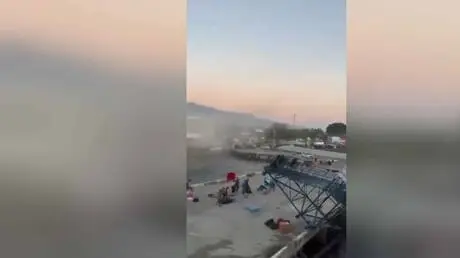 شاهد.. زلزال إندونيسيا فاجأ ركاب سفينة أثناء صعوده...