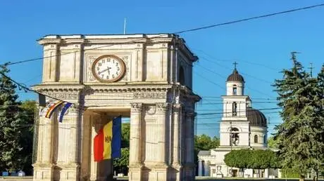 مولدوفا.. رئيس كنيسة بيسارابيا يعترف بأن رومانيا ت...