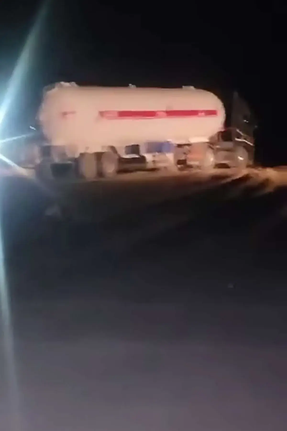 مأرب: إطلاق نار على قواطر غاز يتسبب بتسرب ويثير مخ...