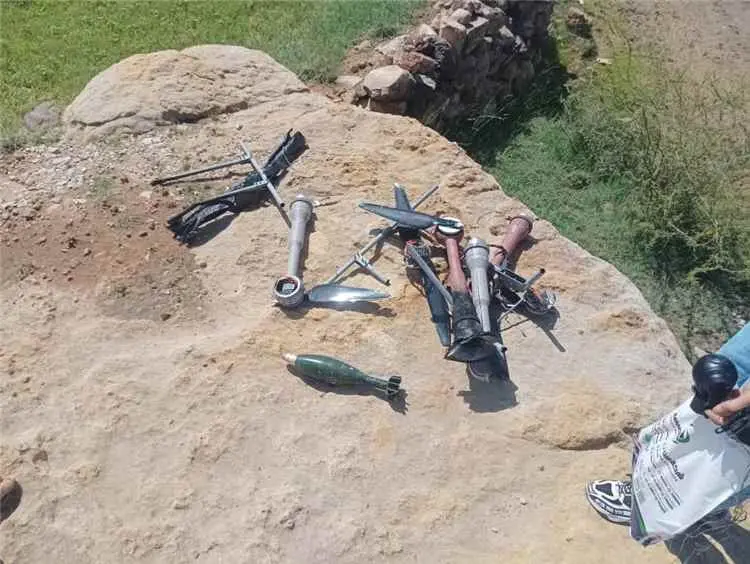 طائرة مسيّرة حوثية تسقط في قرية مأهولة بمريس بعد أ...