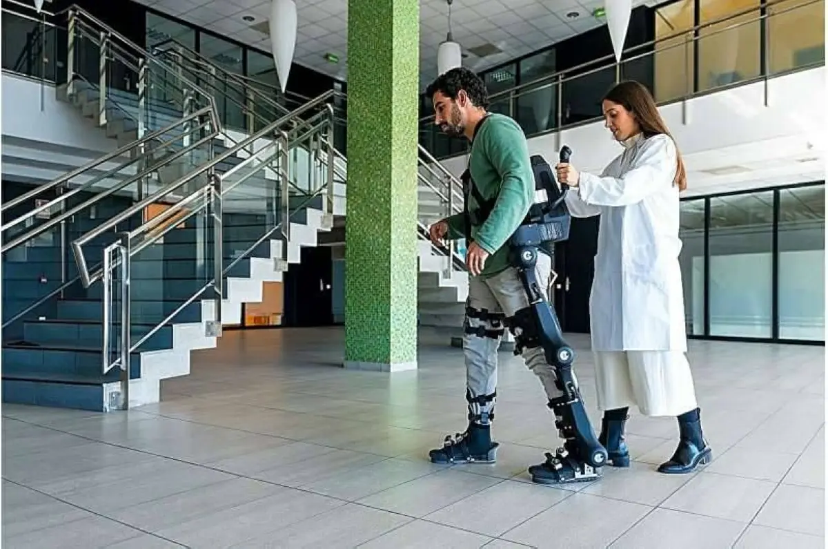 «الدواء الأمريكية» تعتمد جهازاً يساعد مصابي الحبل...