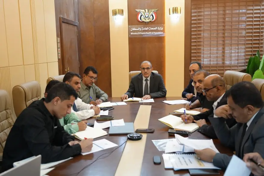 وزير الصحة يؤكد ضرورة رفع مستوى الاستعداد للتعامل...
