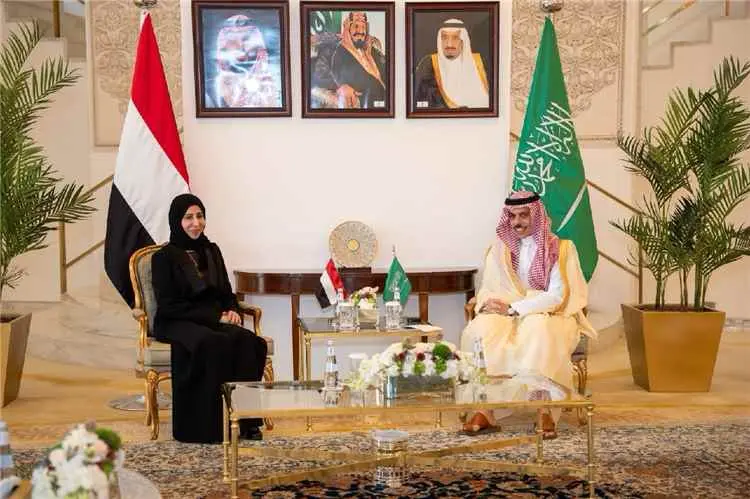 وزيرة الخارجية تشيد بالدعم السعودي لليمن وتبحث مع...