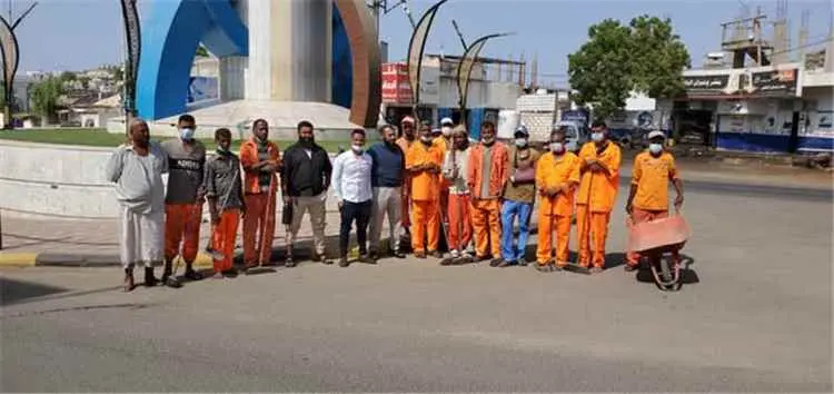 بتوجيهات ومتابعة مدير عام التواهي.. استمرار حملات النظافة ورفع المخلفات في شوارع وأحياء المديرية