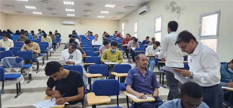 تدشين امتحانات الكفاءة المهنية لـ140 كادراً صحياً...