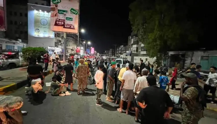 عدن تنتفض بـ«ثورة الفرشان».. كهرباء غائبة وغاز مفقود ورواتب متأخرة