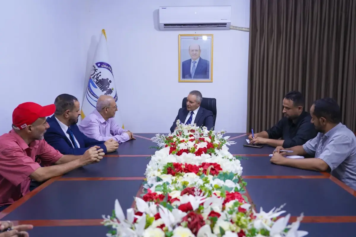 وزير الشؤون الاجتماعية والعمل يطّلع على أنشطة جمعي...