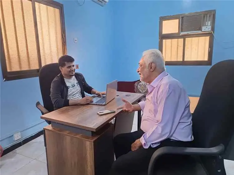 مدير إعلام المنصورة يزور صحيفة (عدن الغد) ويبحث سب...