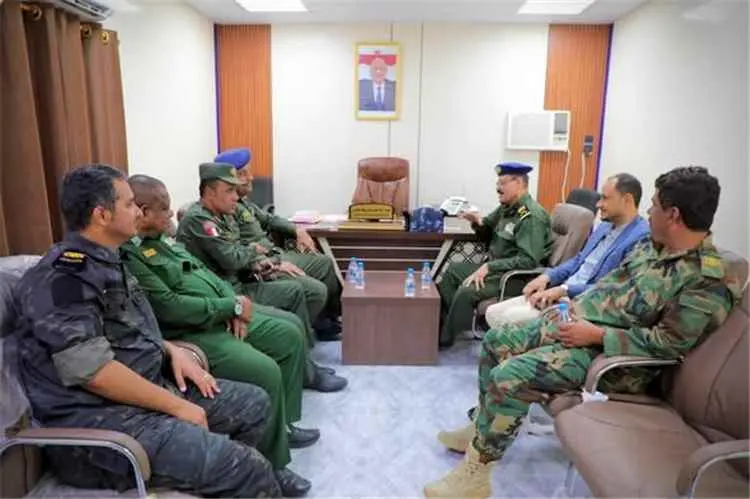 العميد الجابري يبحث مع وكيل وزارة الداخلية لشؤون المحافظات الشرقية تعزيز الأداء الأمني وتطوير العمل الميداني