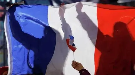 ماكرون يوقع قانونا عسكريا جديدا يخصص 36 مليار يورو...