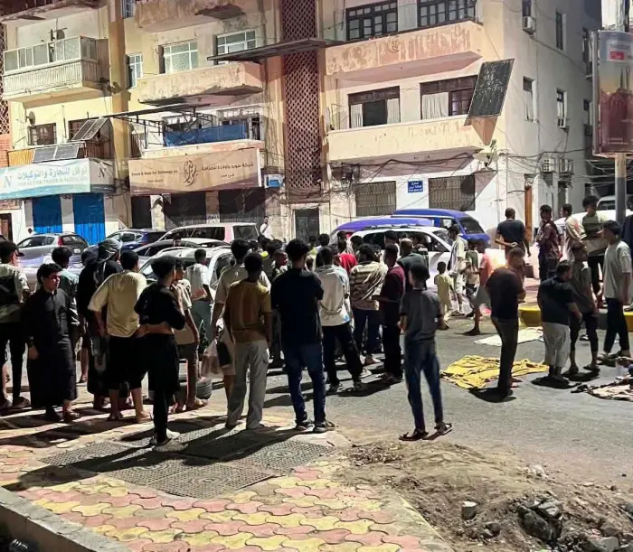 لليوم الثاني.. شباب كريتر يتظاهرون تنديدًا لتدهور...