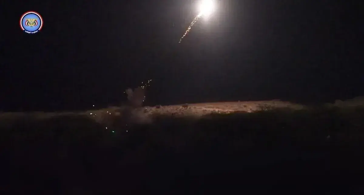 شاهد| مصرع 10 قيادات إيرانيين برفقة شقيق عبدالملك...