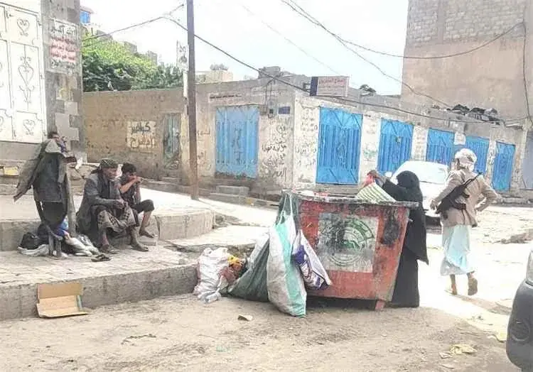 أعباء معيشية متفاقمة تلاحق اليمنيين مع استمرار الت...