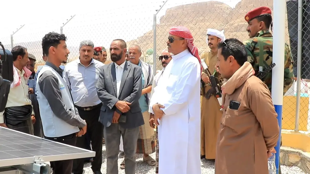 الوكيل بارباع يطّلع على احتياجات مديرية حريضة ويتف...