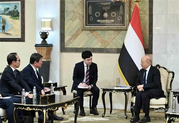 رئيس مجلس القيادة يشيد بالرؤية اليابانية للشراكة م...