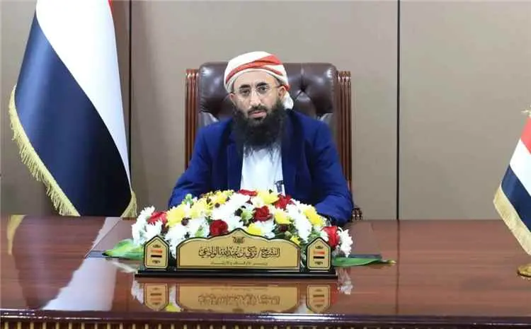 وزير الأوقاف يدعو إلى تصحيح مفاهيم محبة النبي ويحذ...