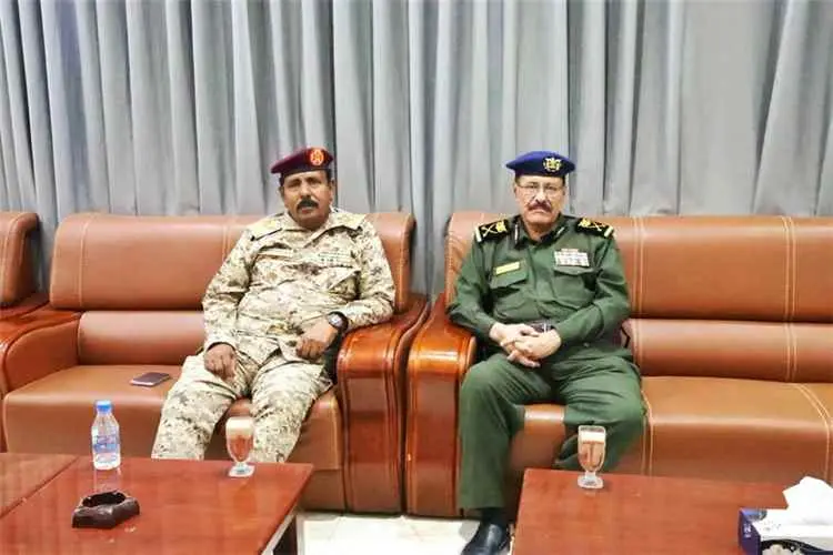 قائد المنطقة العسكرية الثانية يستقبل وكيل وزارة الداخلية لشؤون المحافظات الشرقية ويبحث معه تعزيز التكامل العسكري والأمني بساحل حضرموت