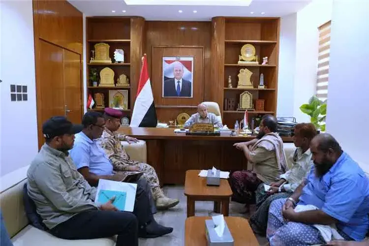 الخنبشي يشدد على الالتزام بلوائح الصيد وحماية المن...