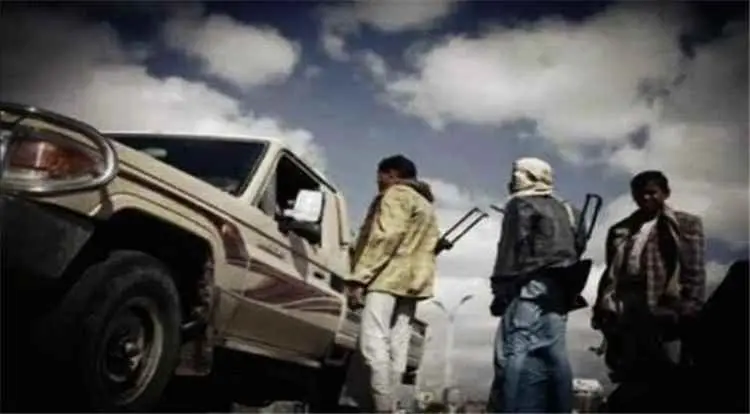 الحوثيون يستحدثون نقاط تفتيش خلف جبهات الساحل الغر...