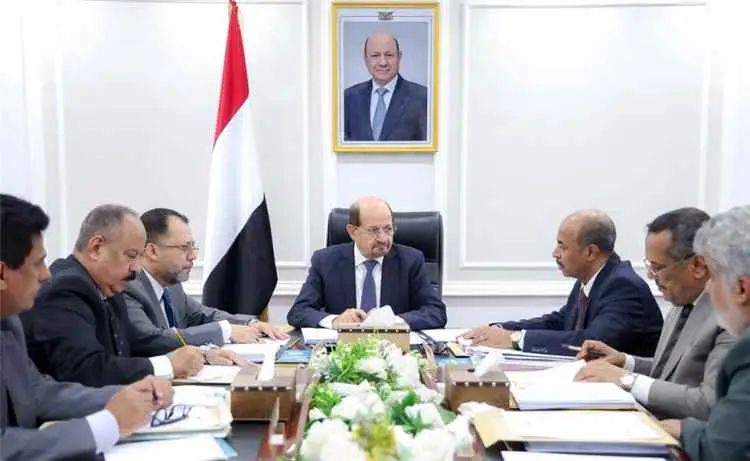 المجلس الأعلى للطاقة في عدن يفتح ملفي الكهرباء وال...