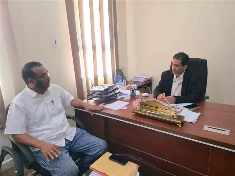 وكيل حضرموت يطلع على سير العمل ومستوى الإنتاج في م...