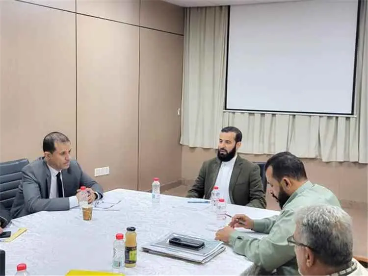 محافظ أبين يترأس اجتماع اللجنة العليا لتنمية الإيرادات ويشدد على تنظيم الموارد وتعزيز تحصيلها وفق القانون