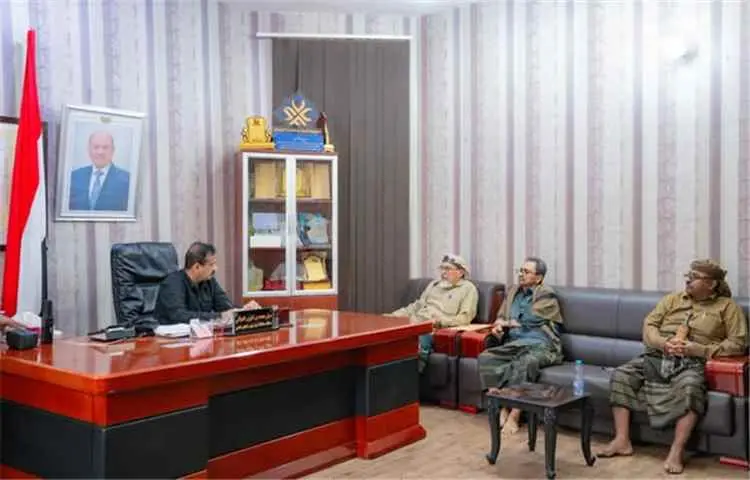 محافظ شبوة يبحث مع شركة استثمارية توسيع المشاريع ودعم بيئة الأعمال بالمحافظة