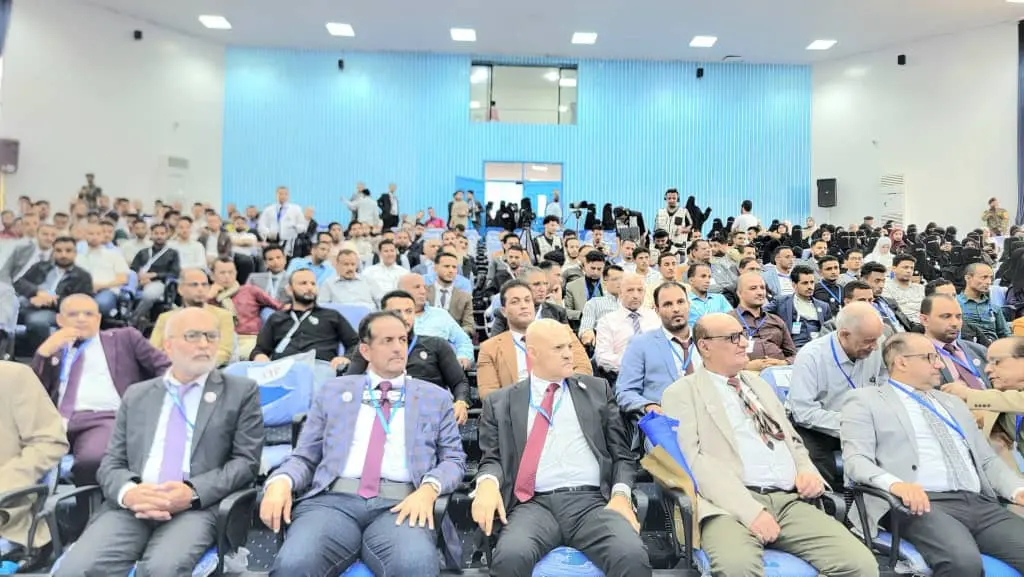 محافظ تعز يدشن أعمال الملتقى العلمي الجراحي الأول...