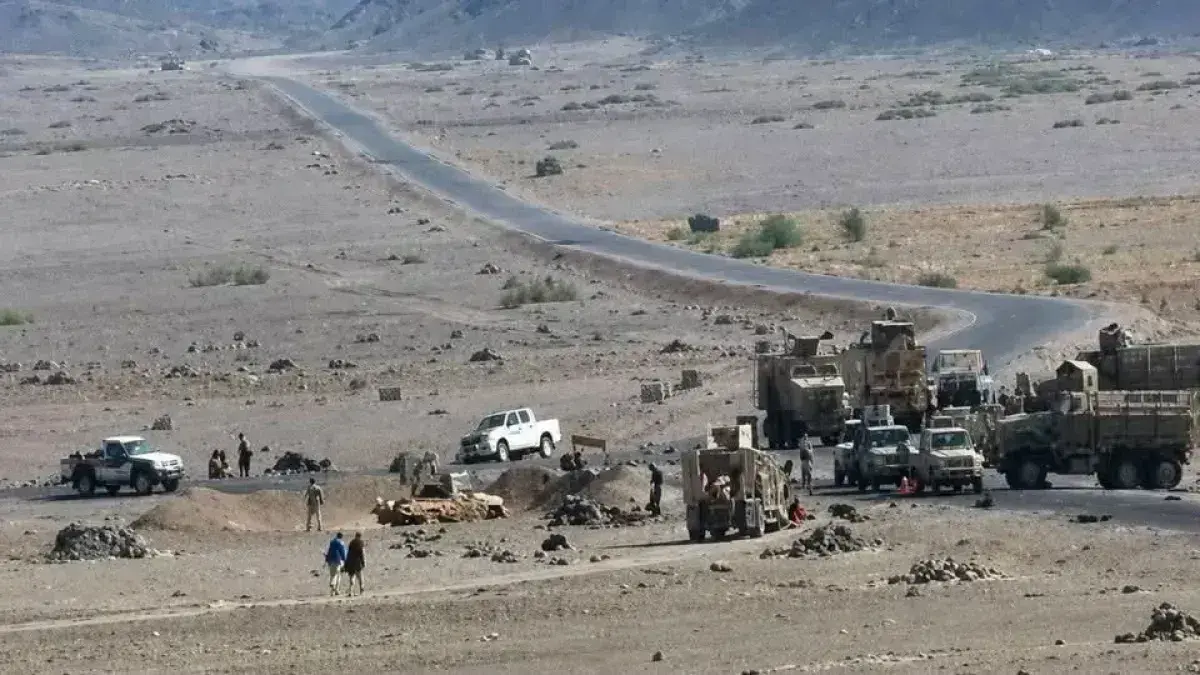 الحوثيون يستحدثون معسكراً قرب مطار تعز والقوات الح...