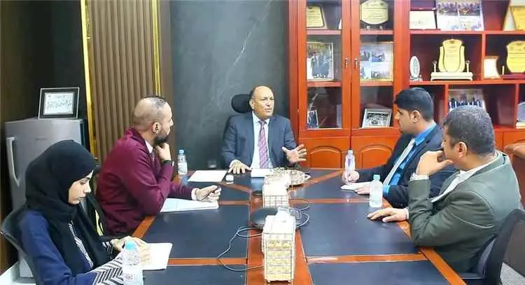 نائب وزير الصناعة والتجارة يبحث إنشاء صوامع ومستود...