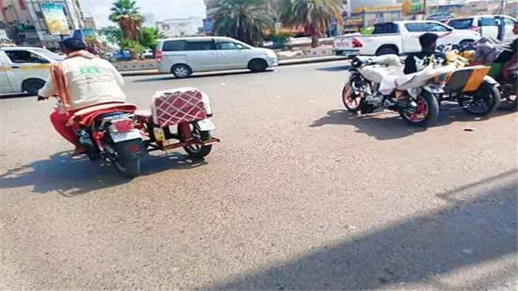 كاتب صحفي ينتقد مخالفات سائقي الدراجات النارية ويد...