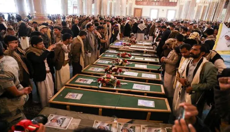 حوثيون يقلصون جنازات قتلاهم.. تكتم متزايد لإخفاء ف...