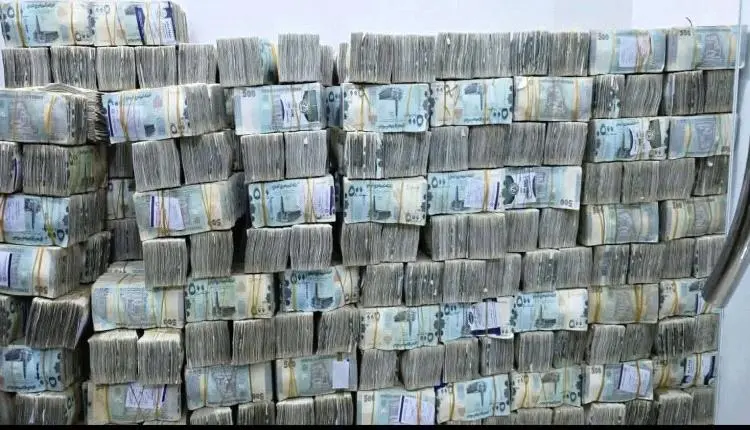سعر الدولار والسعودي أمام الريال اليمني اليوم الأح...