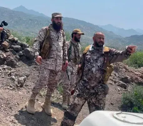 شاهد قائد المنطقة العسكرية الرابعة حمدي شكري يظهر...