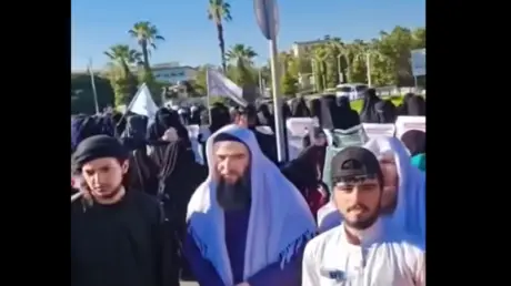 من ساحة الأمويين إلى "اللباس الشرعي".. مظاهرة جديد...