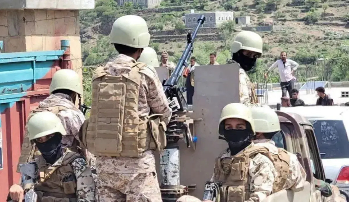المقاومة تستعيد مواقع استراتيجية في الحديدة وتعز ب...