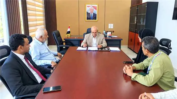 الوزير الشرجبي يوقّع اتفاقية لتحسين خدمات المياه و...