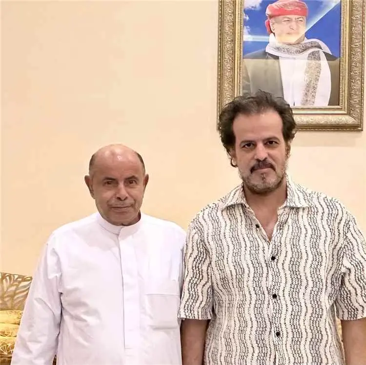 الخنبشي يزور أسرة الرئيس هادي في الرياض مواسيا ووف...