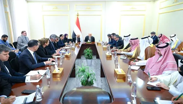 رشاد العليمي للمجتمع الدولي: نحن لا نطلب أن تحاربو...