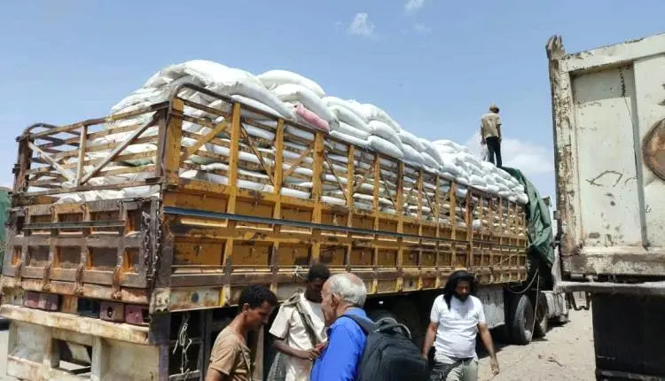 نيابة الصناعة والتجارة بعدن تحقق في شحنة يوريا منت...