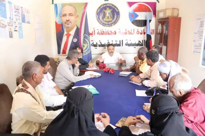 انتقالي أبين يناقش الأوضاع الخدمية ويطالب بمعالجة...