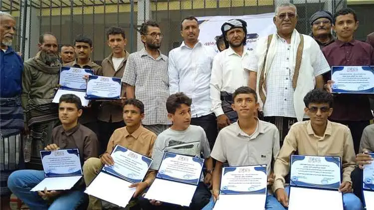تكريم الطلاب الأوائل والمعلمين المتميزين والداعمين...