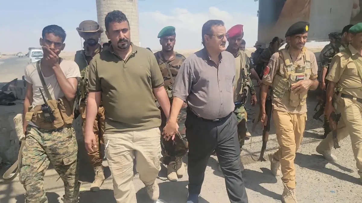 مدير عام البريقة يطالب النقاط الأمنية بتسهيل مرور...