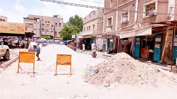 السلطة المحلية بخنفر تنفذ مشروع إعادة تأهيل فرزة جعار وتعيد للمدينة رونقها الجمالي