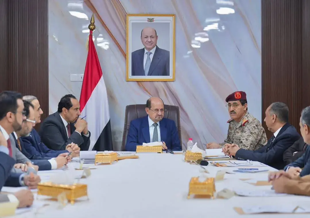 مجلس الوزراء يناقش تداعيات التصعيد الحوثي ويتخذ عد...