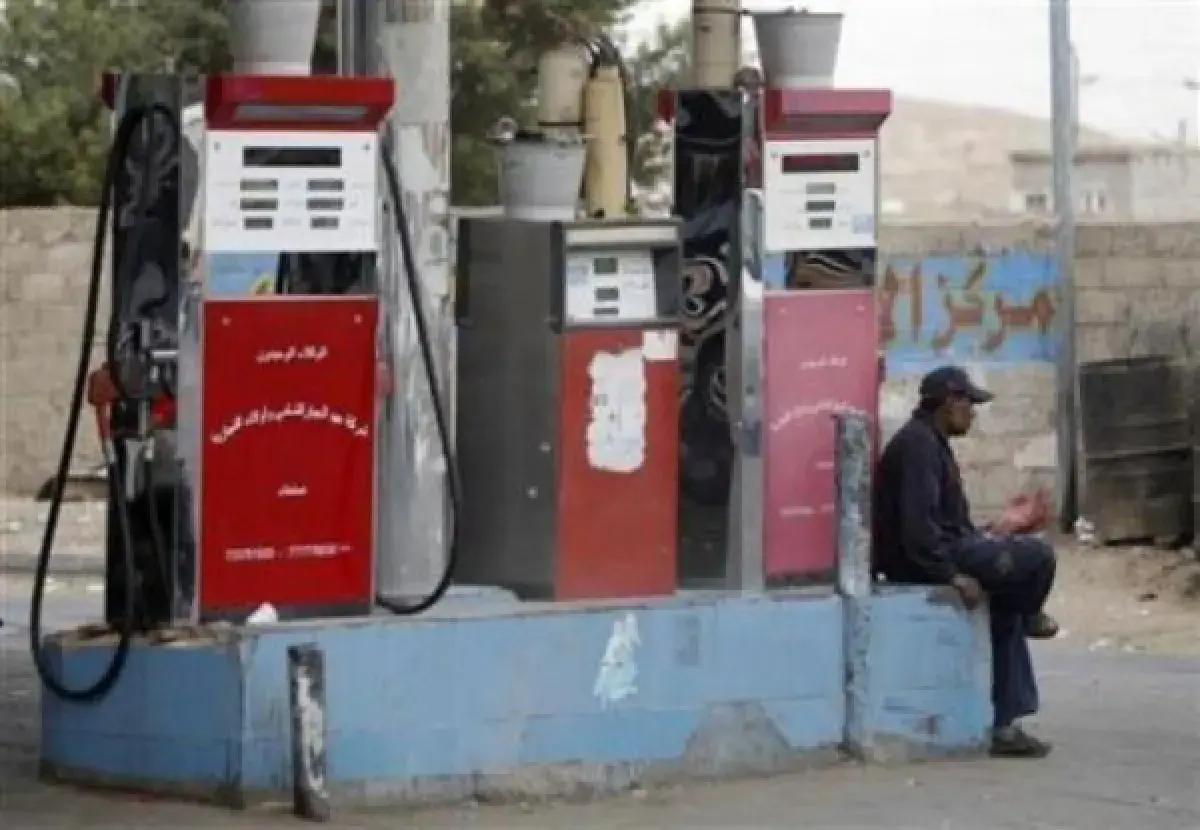 مليشيا الحوثي ترفع أسعار المشتقات النفطية بنسب تصل...