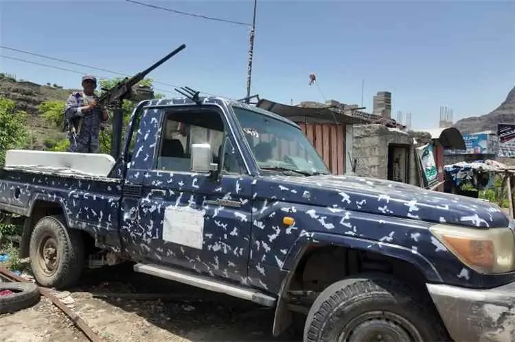 إصابة 13 مدنياً في هجمات حوثية على السعودية والتحا...
