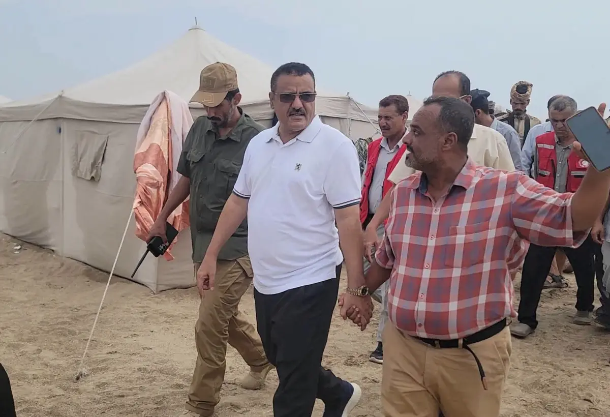 مدير البريقة يطلع على أوضاع النازحين ويدعو المنظما...