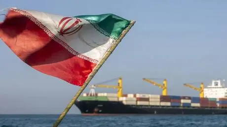 الجيش الأمريكي يدمر زورقين إيرانيين بعد محاولة سرق...